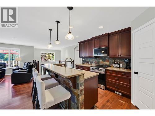 262 Bryan Road, Nelson, BC - Indoor Photo Showing Kitchen
