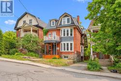 3 - 339 CHAPEL STREET Ottawa, ON K1N 7Z5