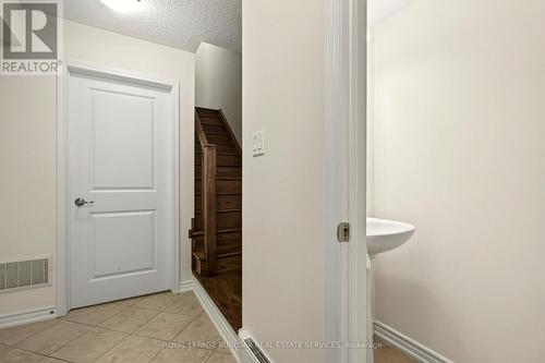 312 JEMIMA DRIVE , Oakville, Ontario L6M 0V6 4
