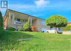 6 CANTON AVENUE  Toronto, ON M3M 1N2