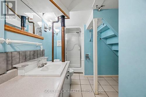 1838 Louisiana Avenue, Ottawa, ON - Indoor Photo Showing Bathroom