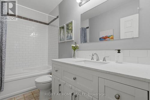 1272 Collins Avenue, Ottawa, ON - Indoor Photo Showing Bathroom