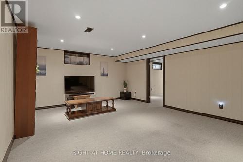 1272 Collins Avenue, Ottawa, ON - Indoor