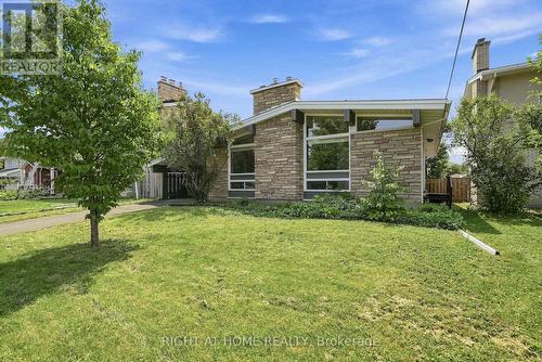 1272 Collins Avenue, Ottawa, ON - Outdoor