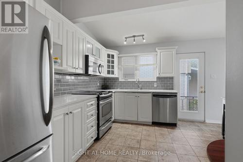 1272 Collins Avenue, Ottawa, ON - Indoor Photo Showing Kitchen With Upgraded Kitchen