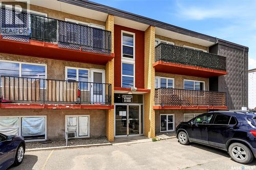 6 405 Lorne Street N, Regina, SK - Outdoor