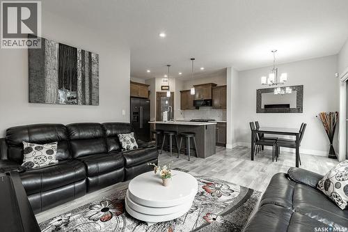 170 Palliser Court, Saskatoon, SK - Indoor Photo Showing Living Room