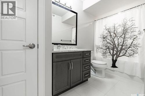 170 Palliser Court, Saskatoon, SK - Indoor Photo Showing Bathroom