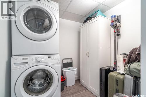 404 5301 Universal Crescent, Regina, SK - Indoor Photo Showing Laundry Room
