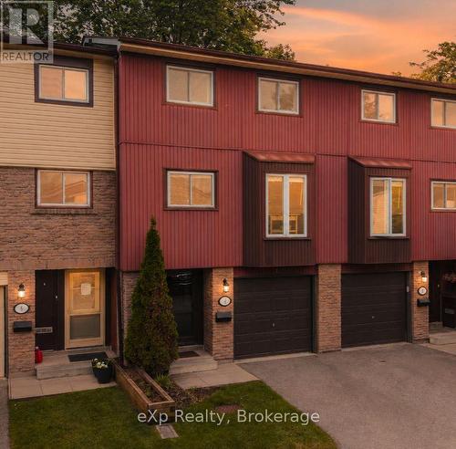 4 - 2 WORTON AVENUE  Guelph (Willow West/Sugarbush/West Acres), ON N1H 7C5
