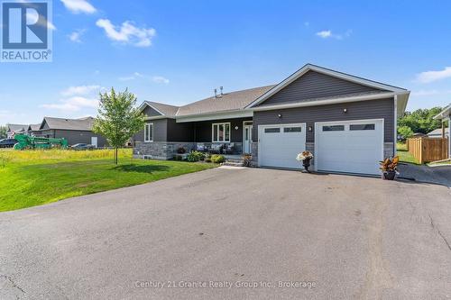 TURNKEY HOME WITH A PAVED DRIVEWAY - 39 Windover Drive, Minden Hills (Lutterworth), ON 