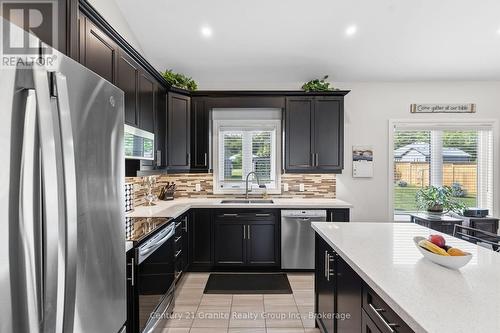 LARGE KITCHEN WITH PLENTY OF CUPBOARD SPACE - 39 Windover Drive, Minden Hills (Lutterworth), ON 