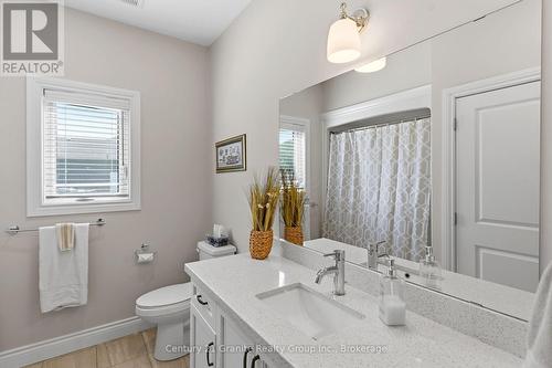 LARGE 4 PC MAIN FLOOR BATH WITH LAUNDRY CLOSET - 39 Windover Drive, Minden Hills (Lutterworth), ON 
