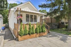 15 PRESLEY AVENUE Toronto, ON M1L 3P4