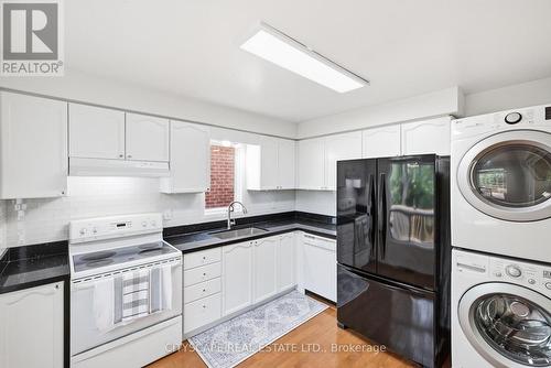 1143 Windgrove Square, Pickering, ON - Indoor Photo Showing Laundry Room