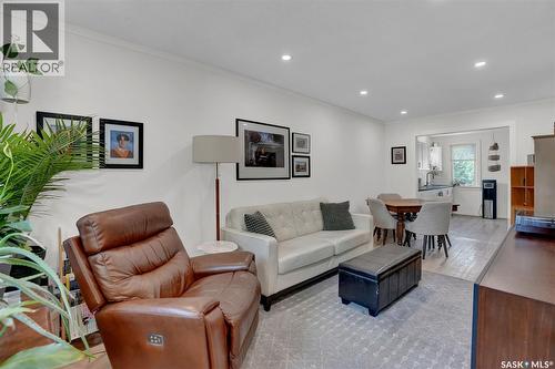2604 Robinson Street, Regina, SK - Indoor Photo Showing Living Room