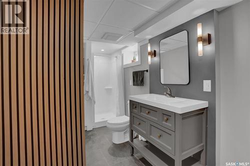 2604 Robinson Street, Regina, SK - Indoor Photo Showing Bathroom