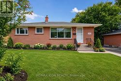 145 GLADSTONE AVENUE  London South (South J), ON N5Z 3R7