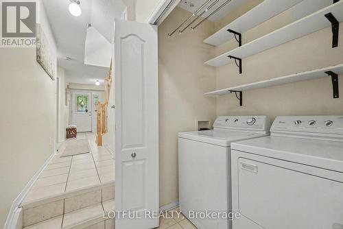 68 Metropole Private, Ottawa, ON - Indoor Photo Showing Laundry Room