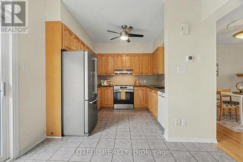 68 Metropole Private, Ottawa, ON - Indoor Photo Showing Kitchen