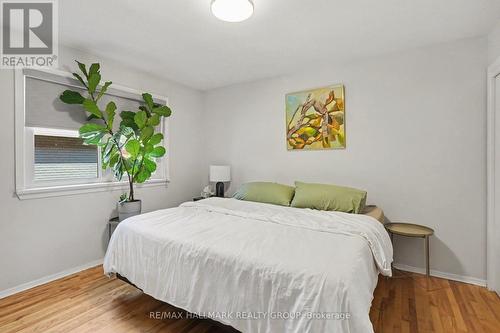 657 Golden Avenue, Ottawa, ON - Indoor Photo Showing Bedroom
