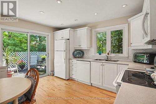 657 Golden Avenue, Ottawa, ON - Indoor Photo Showing Kitchen With Double Sink