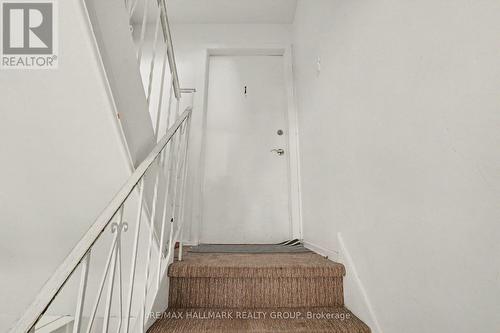657 Golden Avenue, Ottawa, ON - Indoor Photo Showing Other Room
