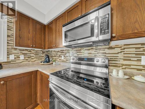 1369 Old Zeller Drive, Kitchener, ON - Indoor Photo Showing Kitchen