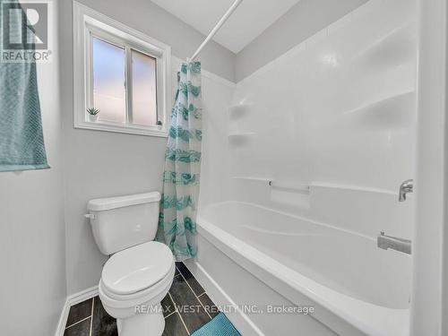 1369 Old Zeller Drive, Kitchener, ON - Indoor Photo Showing Bathroom