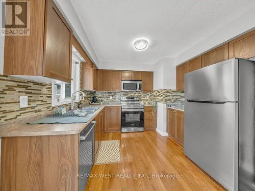 1369 Old Zeller Drive, Kitchener, ON - Indoor Photo Showing Kitchen With Stainless Steel Kitchen With Upgraded Kitchen