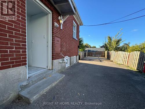 Lower - 950 Queens Boulevard, Kitchener, ON - Outdoor With Exterior