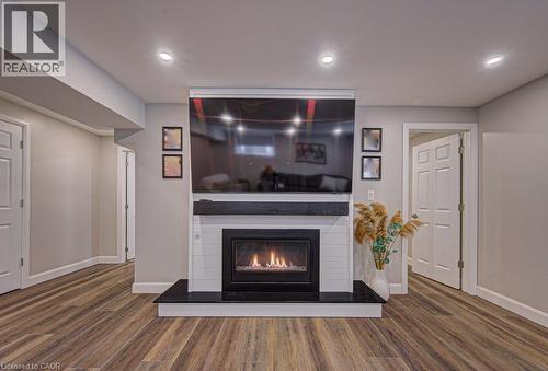 15 Matheson Crescent, Innerkip, ON - Indoor Photo Showing Living Room With Fireplace
