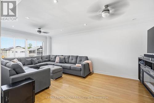 111 Emily Carr Crescent, Caledon, ON - Indoor Photo Showing Living Room