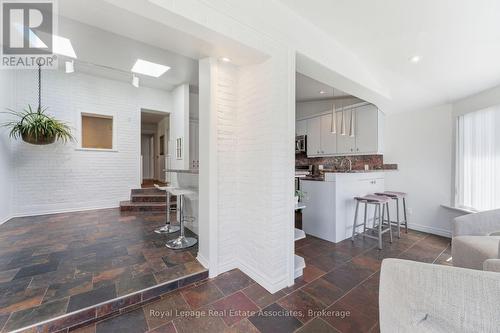 12 Wenonah Drive, Mississauga, ON - Indoor