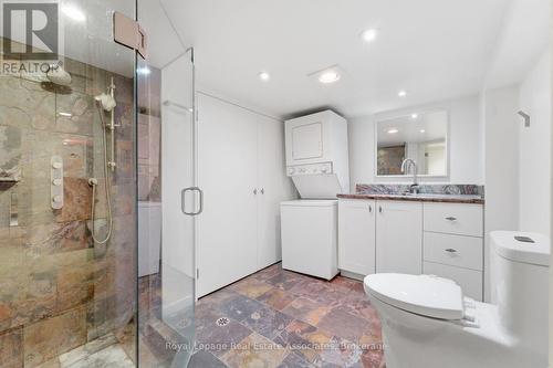 12 Wenonah Drive, Mississauga, ON - Indoor Photo Showing Bathroom