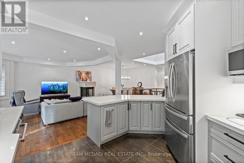 1195 Crestdale Road, Mississauga, ON - Indoor Photo Showing Kitchen
