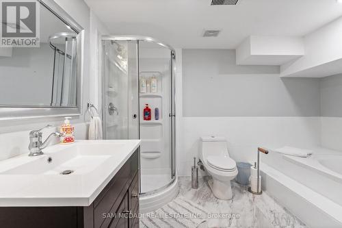 1195 Crestdale Road, Mississauga, ON - Indoor Photo Showing Bathroom
