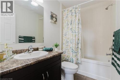 13 Arbourview Crescent, Kitchener, ON - Indoor Photo Showing Bathroom