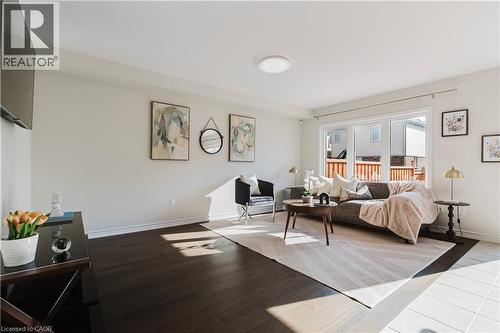 13 Arbourview Crescent, Kitchener, ON - Indoor Photo Showing Living Room
