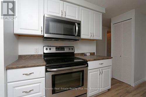 23 Pebble Beach Parkway E, South Huron, ON - Indoor Photo Showing Kitchen