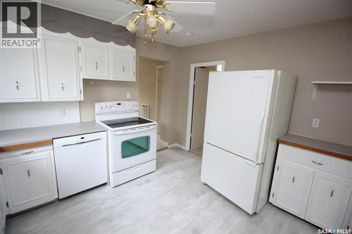700 York Street, Indian Head, SK - Indoor Photo Showing Kitchen