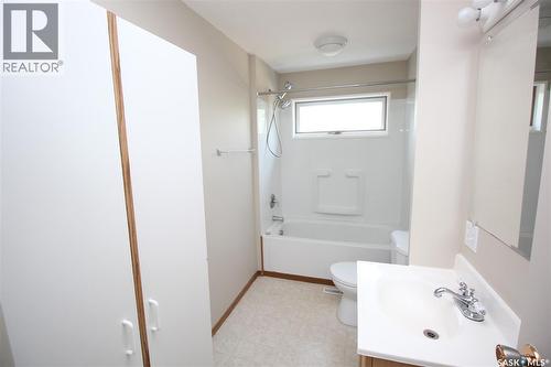 700 York Street, Indian Head, SK - Indoor Photo Showing Bathroom