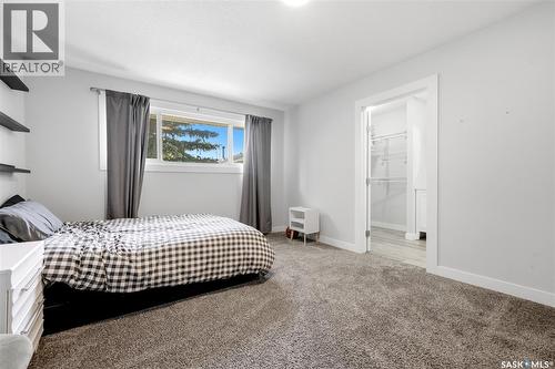 4005 Gordon Road, Regina, SK - Indoor Photo Showing Bedroom