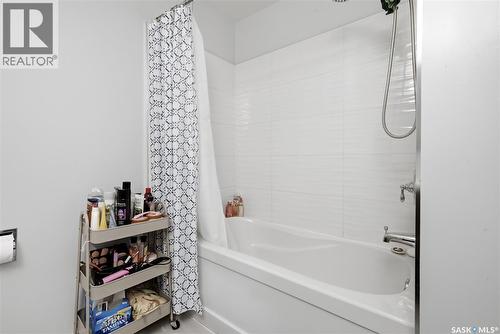 4005 Gordon Road, Regina, SK - Indoor Photo Showing Bathroom