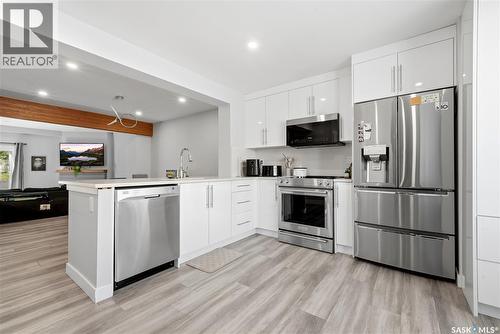 4005 Gordon Road, Regina, SK - Indoor Photo Showing Kitchen With Stainless Steel Kitchen