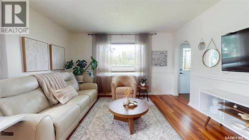 1333 Empress Street, Regina, SK - Indoor Photo Showing Living Room