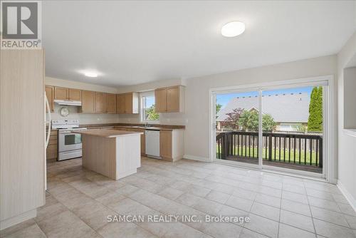 58 Hunter Way, Brantford, ON - Indoor Photo Showing Kitchen