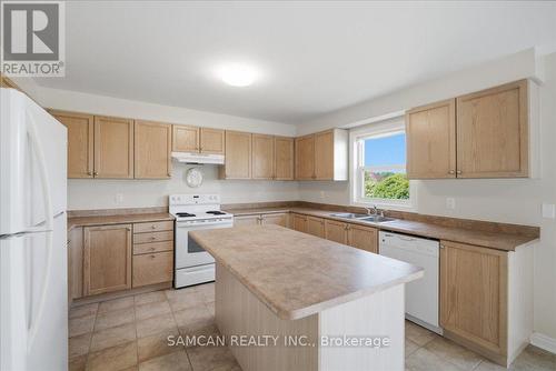 58 Hunter Way, Brantford, ON - Indoor Photo Showing Kitchen With Double Sink