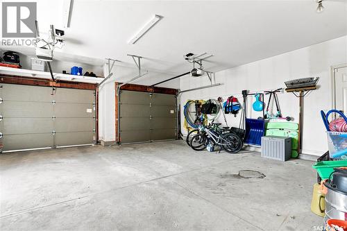 718 Brookhurst Lane, Saskatoon, SK - Indoor Photo Showing Garage