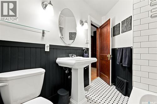 616 Rusholme Road, Saskatoon, SK - Indoor Photo Showing Bathroom